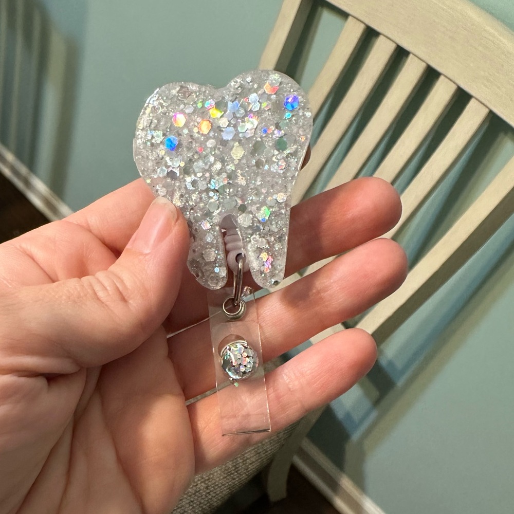 Dentist tooth badge reel